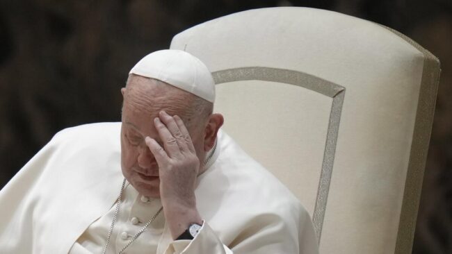 Un vistazo a hospitalizaciones y problemas de salud del papa Francisco