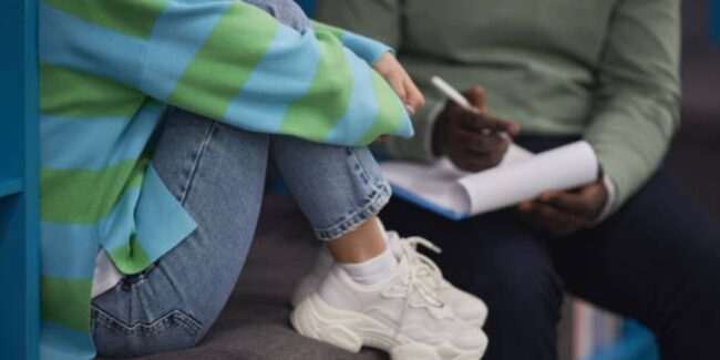 Las claves del aumento de los suicidios: falta de atención a la salud mental y programas de prevención