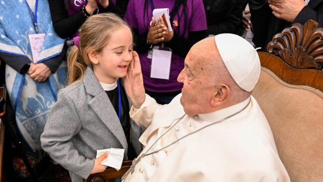 Última hora del estado de salud del papa Francisco: ha descansado "bien durante la noche" y sigue con el tratamiento