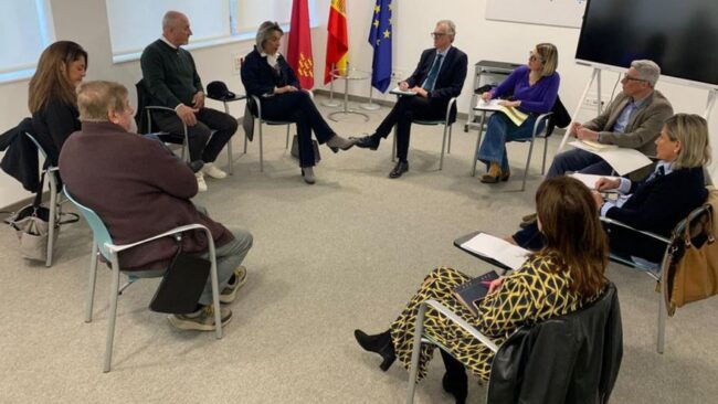 Compromiso de Salud para mejorar la atención sanitaria en La Manga
