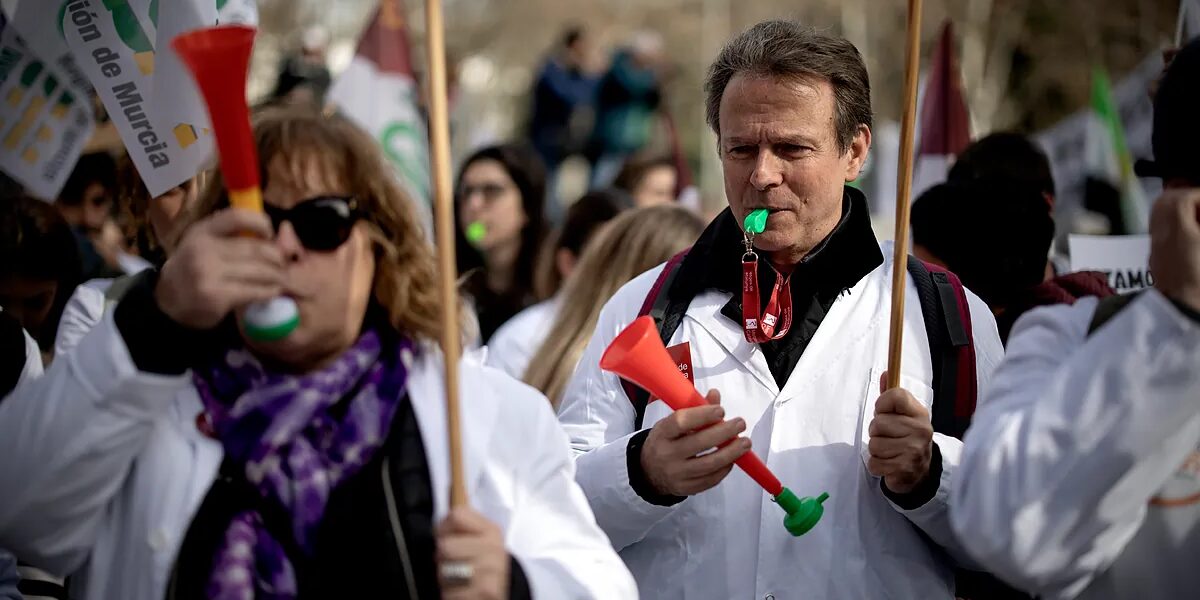 El borrador del Estatuto Marco lanza a los médicos a la calle: "Sanidad la ha liado"